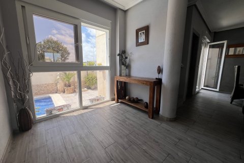 Huvila myytävänä Alicante, Espanja, 4 makuuhuonetta, 104 m2 No. 115203 - kuva 7