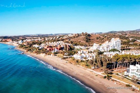 Kaupunkipientalo myytävänä Estepona, Malaga, Espanja, 3 makuuhuonetta, 171 m2 No. 173450 - kuva 13