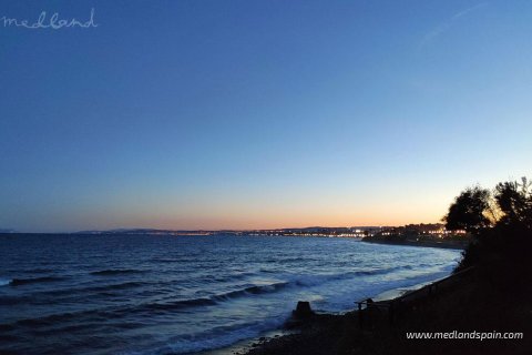 Kaupunkipientalo myytävänä Estepona, Malaga, Espanja, 3 makuuhuonetta, 171 m2 No. 173450 - kuva 15