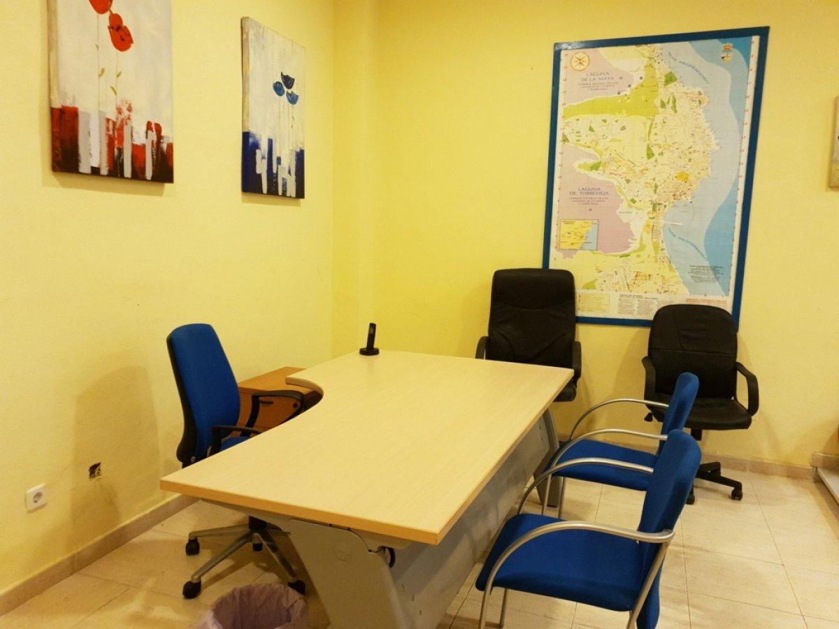 Propiedad comercial en Torrevieja, Alicante, España 50 m2 No. 183839