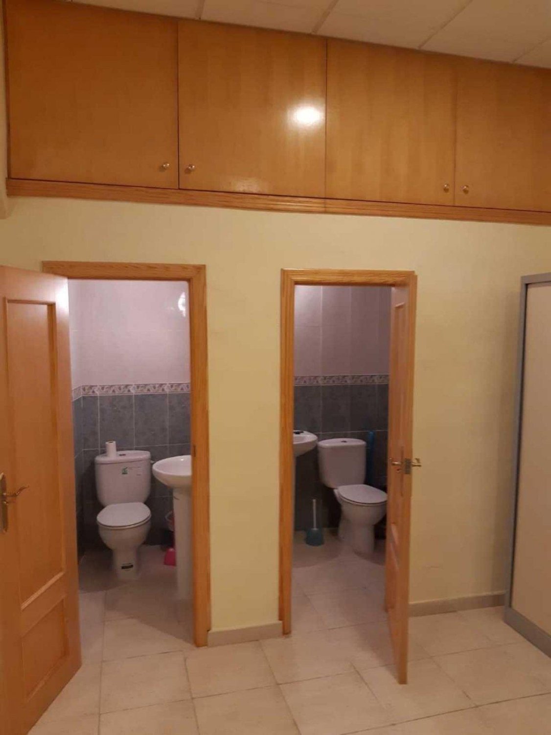 Propiedad comercial en Torrevieja, Alicante, España 50 m2 No. 183839