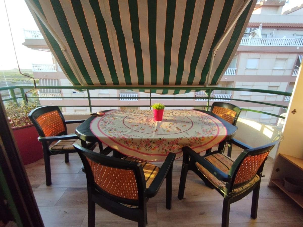 Appartamento a Torrevieja, Alicante, Spagna 2 camere da letto, 65 mq. N° 183835
