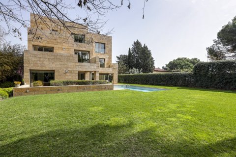 House for sale Barcelona, Spain 7 bedrooms, 900 sq.m. No. 96530 - photo 3