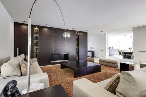 House for sale Barcelona, Spain 7 bedrooms, 900 sq.m. No. 96530 - photo 9
