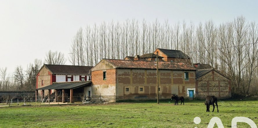 House à San Andres del Rabanedo, Leon, Espagne 3 chambres, 600 m2 No. 172868