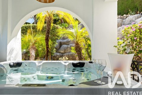 Apartament w Marbella, Malaga, Hiszpania 1 sypialnia, 248 mkw. nr 172866 – zdjęcie 21