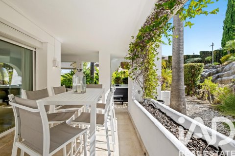 Apartament w Marbella, Malaga, Hiszpania 1 sypialnia, 248 mkw. nr 172866 – zdjęcie 23