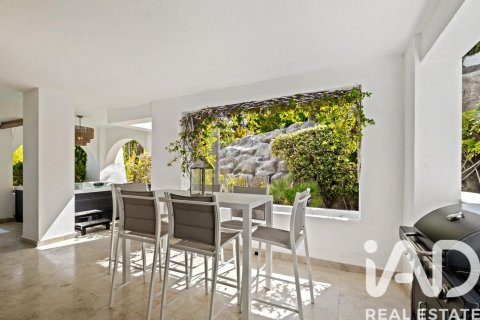 Apartament w Marbella, Malaga, Hiszpania 1 sypialnia, 248 mkw. nr 172866 – zdjęcie 24