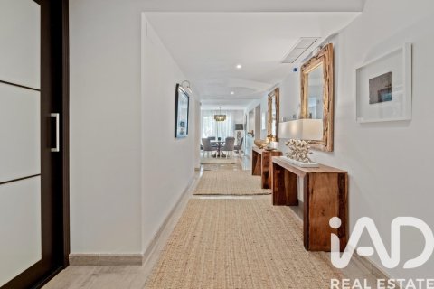 Apartament w Marbella, Malaga, Hiszpania 1 sypialnia, 248 mkw. nr 172866 – zdjęcie 14