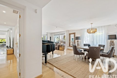 Apartament w Marbella, Malaga, Hiszpania 1 sypialnia, 248 mkw. nr 172866 – zdjęcie 5