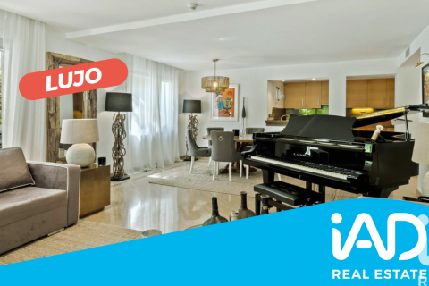 Apartament w Marbella, Malaga, Hiszpania 1 sypialnia, 248 mkw. nr 172866 – zdjęcie 1