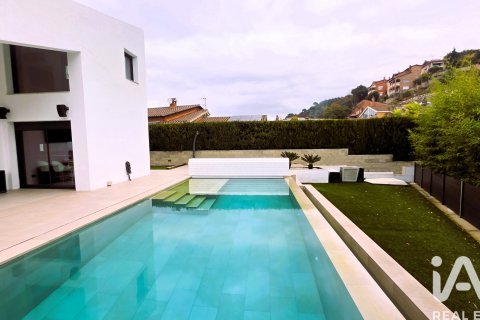 Dom w Sant Fost de Campsentelles, Barcelona, Hiszpania 5 sypialni, 276 mkw. nr 152571 – zdjęcie 2