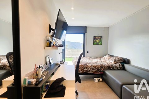 Talo myytävänä Sant Fost de Campsentelles, Barcelona, Espanja, 5 makuuhuonetta, 276 m2 No. 152571 - kuva 29