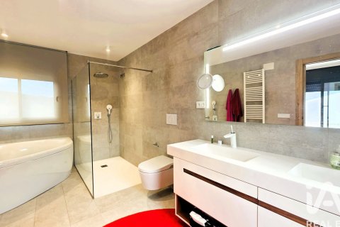 Dom w Sant Fost de Campsentelles, Barcelona, Hiszpania 5 sypialni, 276 mkw. nr 152571 – zdjęcie 20