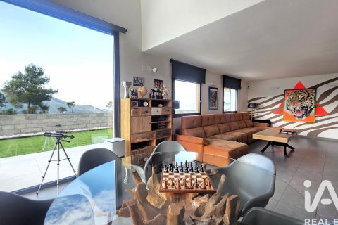 Talo myytävänä Sant Fost de Campsentelles, Barcelona, Espanja, 5 makuuhuonetta, 276 m2 No. 152571 - kuva 26