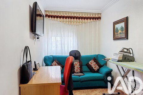 Kaupunkipientalo myytävänä Calafell, Tarragona, Espanja, 4 makuuhuonetta, 182 m2 No. 152568 - kuva 11