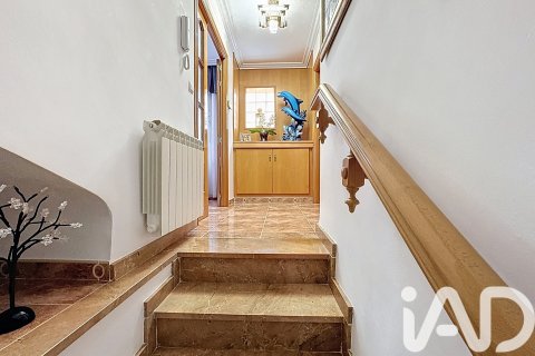 Kaupunkipientalo myytävänä Calafell, Tarragona, Espanja, 4 makuuhuonetta, 182 m2 No. 152568 - kuva 24