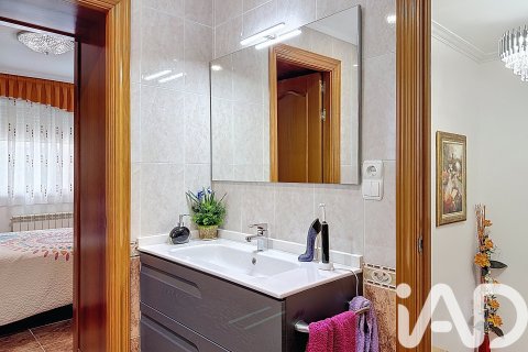 Kaupunkipientalo myytävänä Calafell, Tarragona, Espanja, 4 makuuhuonetta, 182 m2 No. 152568 - kuva 29