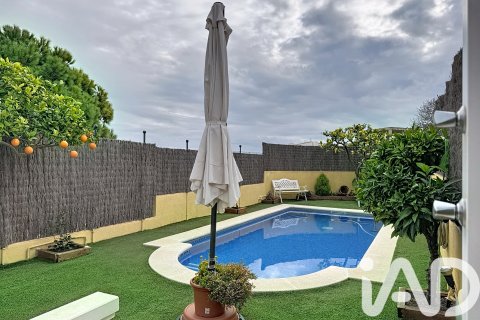 Kaupunkipientalo myytävänä Calafell, Tarragona, Espanja, 4 makuuhuonetta, 182 m2 No. 152568 - kuva 22