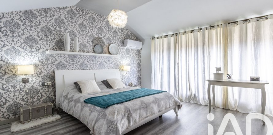 Kamienica w Palau-Solita I Plegamans, Barcelona, Hiszpania 4 sypialnie, 195 mkw. nr 152569