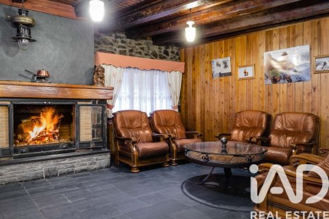 Propiedad comercial en venta en Lérida, España 4716 m2 No. 152570 - foto 3