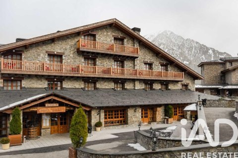 Propiedad comercial en venta en Lérida, España 4716 m2 No. 152570 - foto 22