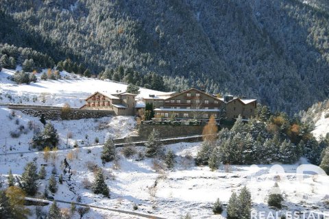 Komerciāls īpašums pārdošanā Lleida, Spānijā 4716 m2 Nr. 152570 - attēls 24