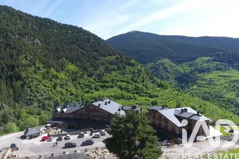 Propiedad comercial en venta en Lérida, España 4716 m2 No. 152570 - foto 20