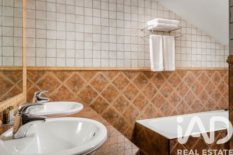 Propiedad comercial en venta en Lérida, España 4716 m2 No. 152570 - foto 5