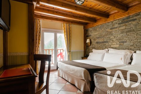 Propiedad comercial en venta en Lérida, España 4716 m2 No. 152570 - foto 12