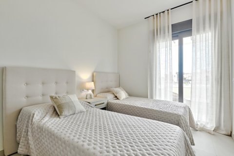 Bungalow for sale Torrevieja, Alicante, Spain 2 bedrooms, 83 sq.m. No. 76986 - photo 12