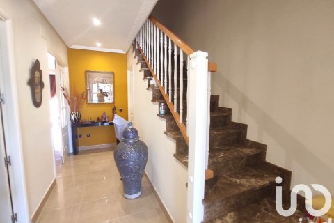 Kamienica w El Vendrell, Tarragona, Hiszpania 4 sypialnie, 247 mkw. nr 152966 – zdjęcie 8