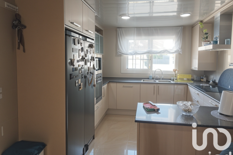 Kamienica w El Vendrell, Tarragona, Hiszpania 4 sypialnie, 247 mkw. nr 152966 – zdjęcie 3