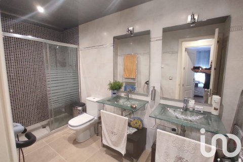 Kamienica w El Vendrell, Tarragona, Hiszpania 4 sypialnie, 247 mkw. nr 152966 – zdjęcie 24