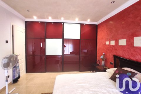 Kamienica w El Vendrell, Tarragona, Hiszpania 4 sypialnie, 247 mkw. nr 152966 – zdjęcie 25