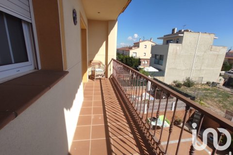 Kamienica w El Vendrell, Tarragona, Hiszpania 4 sypialnie, 247 mkw. nr 152966 – zdjęcie 28