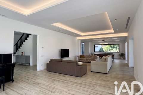 Talo myytävänä Sant Andreu de Llavaneres, Barcelona, Espanja, 8 makuuhuonetta, 2800 m2 No. 152962 - kuva 5