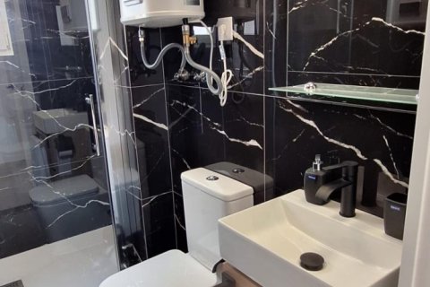 Wohnung zum Verkauf in Torrevieja, Alicante, Spanien 1 Schlafzimmer, 95 m2 Nr. 165962 - Foto 9