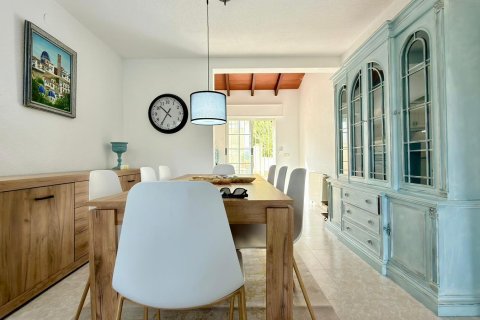Продажа квартиры в Л'Альфас дель Пи, Аликанте, Испания 3 спальни, 185.99м2 №165956 - фото 13