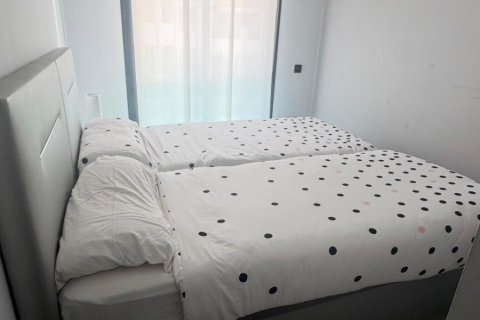 Takvåning till salu i Torrevieja, Alicante, Spanien 2 sovrum, 70 kvm. Nr. 165958 - foto 8