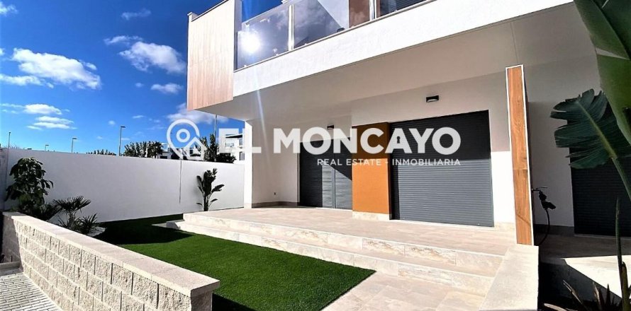 Bungalo Pilar de la Horadada, Alicante, Spānijā 2 istabas, 123 m2 Nr. 148958