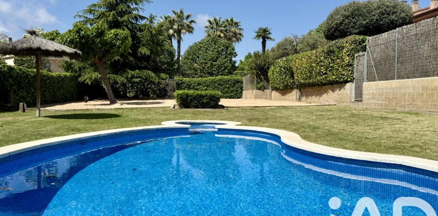House à Sant Andreu de Llavaneres, Barcelona, Espagne 5 chambres, 247 m2 No. 172290