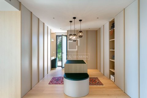 Villa for sale in Cabrils, Barcelona, Spain 5 bedrooms, 712 sq.m. No. 161449 - photo 18