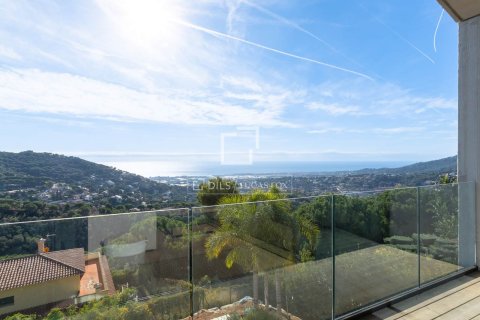 Villa for sale in Cabrils, Barcelona, Spain 5 bedrooms, 712 sq.m. No. 161449 - photo 15