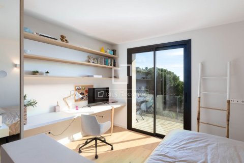 Villa for sale in Cabrils, Barcelona, Spain 5 bedrooms, 712 sq.m. No. 161449 - photo 27