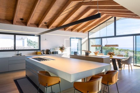 Villa for sale in Cabrils, Barcelona, Spain 5 bedrooms, 712 sq.m. No. 161449 - photo 10