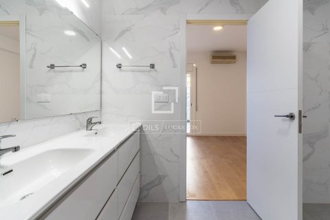 Lägenhet till salu i Barcelona, Spanien 3 sovrum, 95 kvm. Nr. 161451 - foto 9