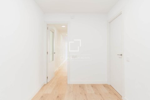 Lägenhet till salu i Barcelona, Spanien 3 sovrum, 95 kvm. Nr. 161451 - foto 5