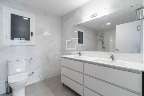 Lägenhet till salu i Barcelona, Spanien 3 sovrum, 95 kvm. Nr. 161451 - foto 6