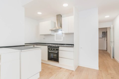 Lägenhet till salu i Barcelona, Spanien 3 sovrum, 95 kvm. Nr. 161451 - foto 23